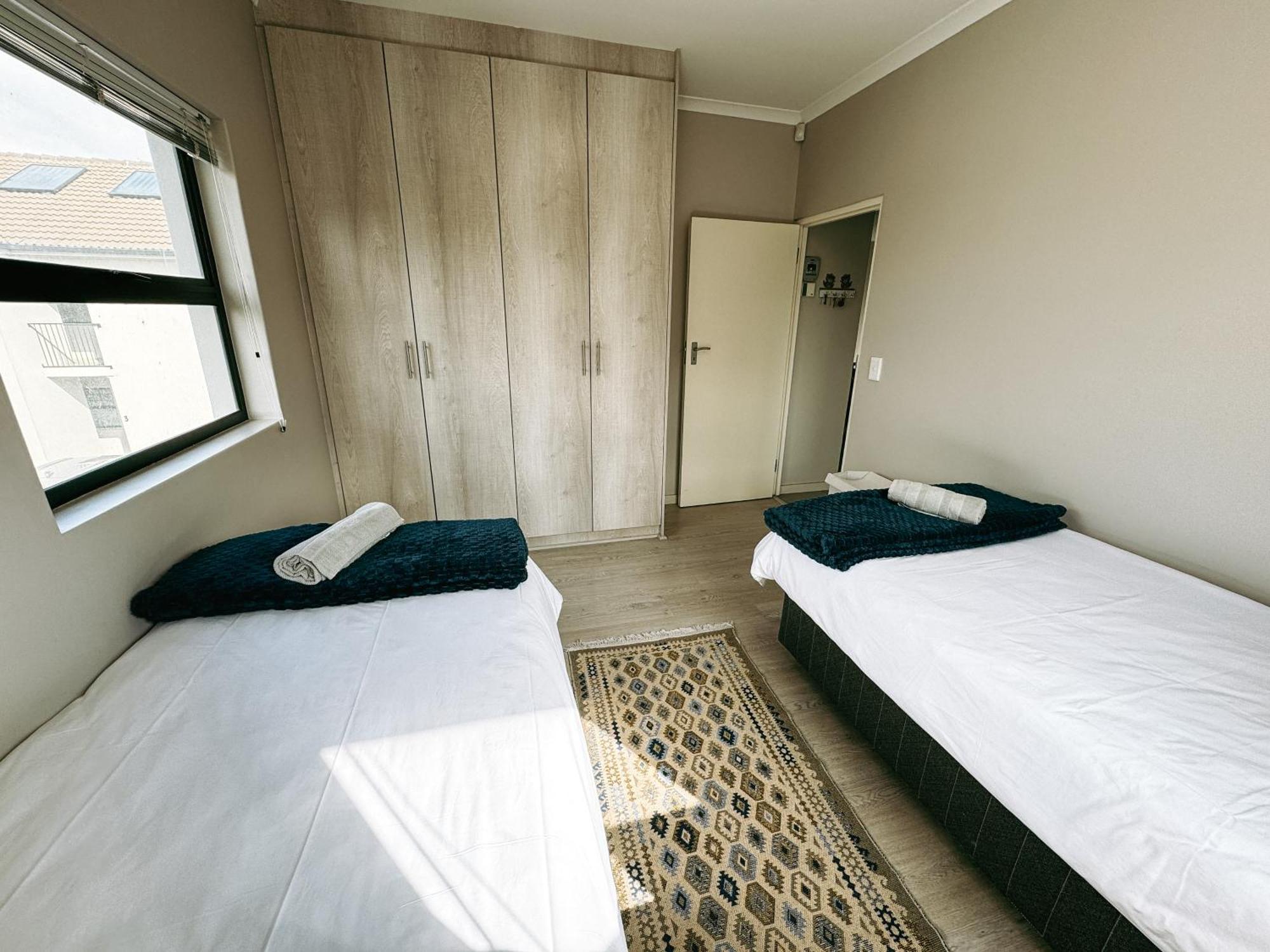 Nemesia Court Apartment เดอร์บันวิลล์ ภายนอก รูปภาพ