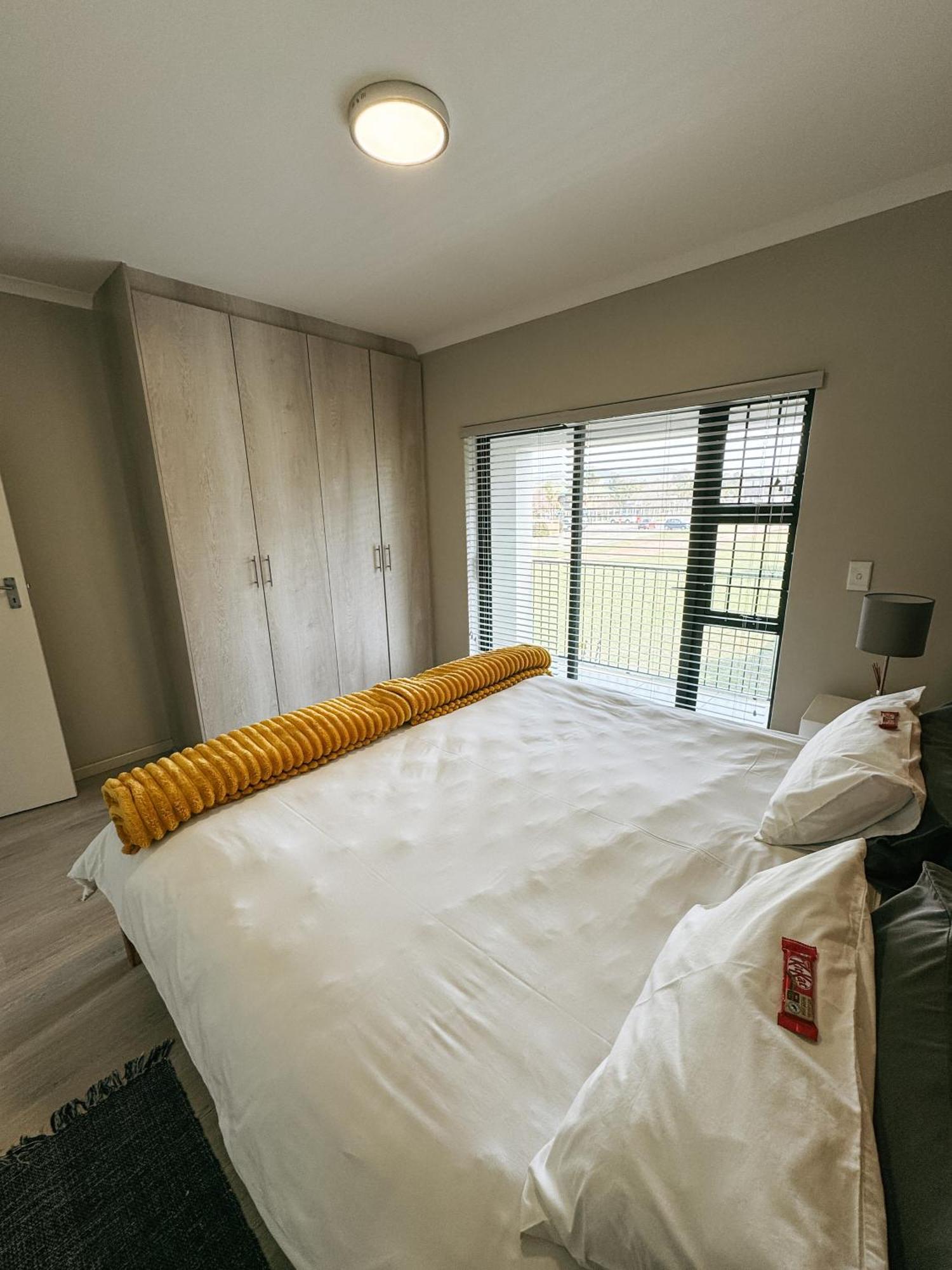 Nemesia Court Apartment เดอร์บันวิลล์ ภายนอก รูปภาพ