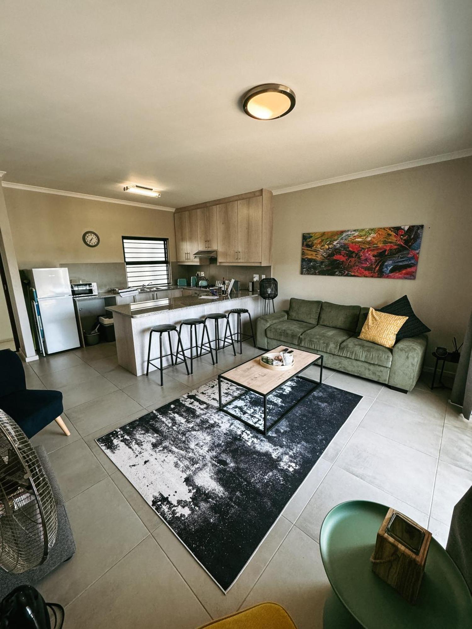 Nemesia Court Apartment เดอร์บันวิลล์ ภายนอก รูปภาพ
